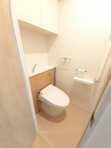 【トイレ】 | セントラルヒルズ昭和町 | ゆったりとした空間のトイレです