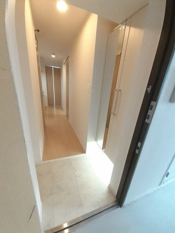 セントラルヒルズ昭和町の玄関|収納もある玄関です