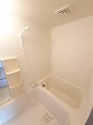 【浴室】 | クレストタウンメイプルＤ | 日々の暮らしに欠かせないお風呂です