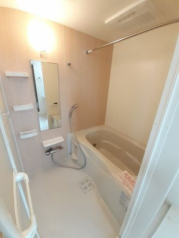 【浴室】 | エテルノ・ベル | コンパクトで使いやすいお風呂です