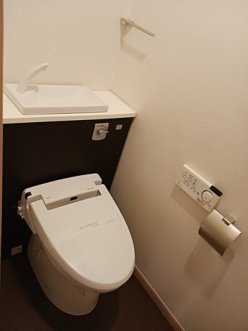 【トイレ】 | 駅前町アビタシオン | 落ち着いた色調のトイレです
