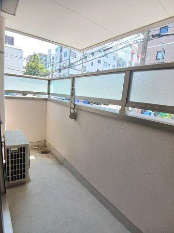 【バルコニー】 | 駅前町アビタシオン | 暖かな日差しのふりそそぐバルコニー