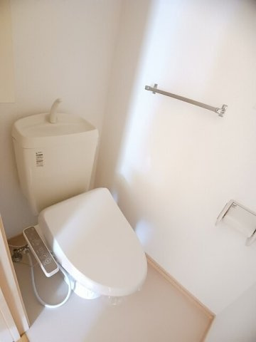 【トイレ】 | ラ　メゾン　シャルマントＡ | 落ち着いたトイレです