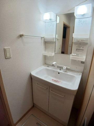 【洗面所】 | ラ　メゾン　シャルマントＢ | 使いやすい洗面所です