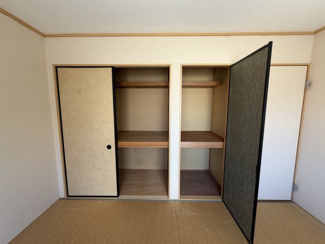 コンフォート出屋敷の収納