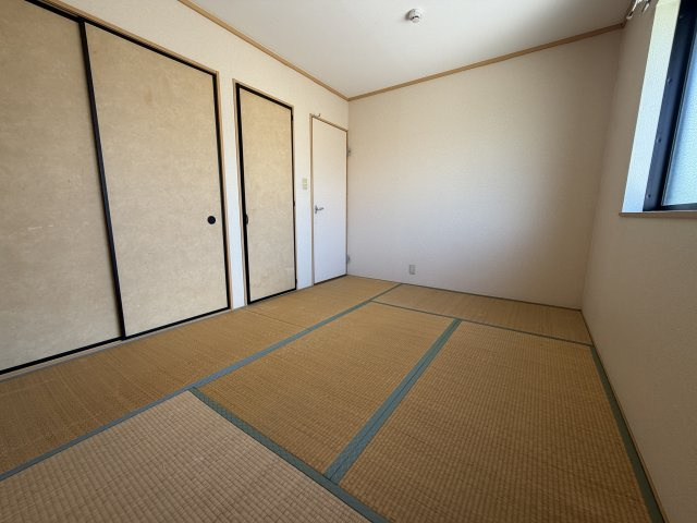 コンフォート出屋敷の和室