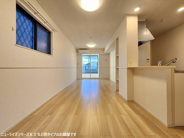 【居間・リビング】 | アベニールＳ | こちらの居間で趣味の時間をお楽しみください