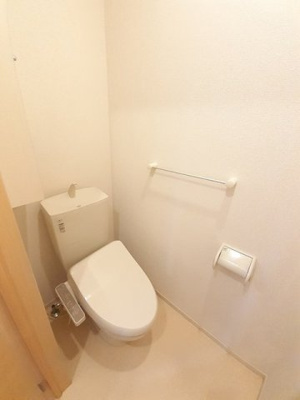 【トイレ】 | エミール | 清潔感のあるトイレです