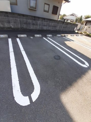 【駐車場】 | エミール | カースペースがあります