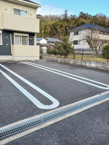 テラース磯上Ｃの駐車場|駐車場があります