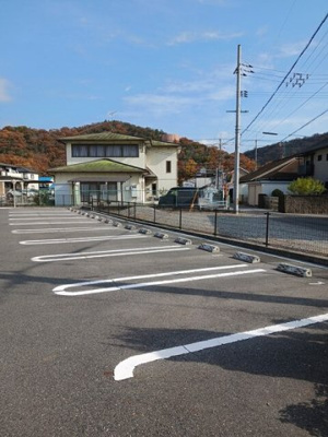 【駐車場】 | ユレナ２４　Ａ | カースペースがあります