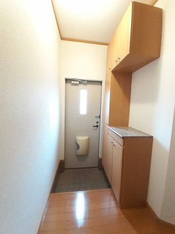【玄関】 | サンライズＴ　Ｃ棟 | 明るい玄関です