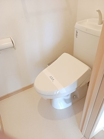 【トイレ】 | ベルコリーヌ | 清潔感のあるトイレです