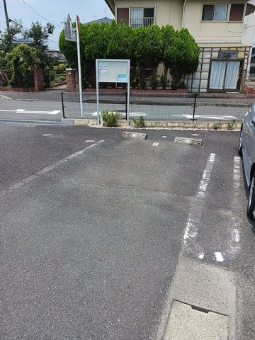 【駐車場】 | ベルコリーヌ | 駐車場があるので、車を買う予定の方も安心です