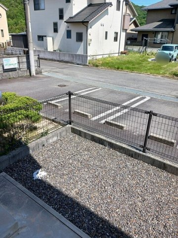 【駐車場】 | サンライズＴ　Ｃ棟 | 車をお持ちの方に嬉しい駐車場付きの物件です