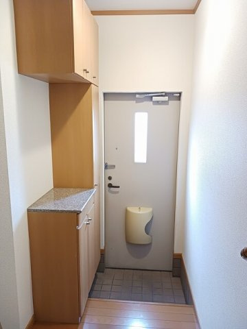 【玄関】 | サンライズＴ　Ｅ棟 | 落ち着いた玄関です