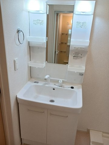 バウム　ヴィラージュの洗面所|脱衣スペースもあります
