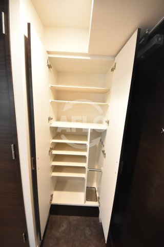 プレサンス南森町ライズの収納|プレサンス南森町ライズ　シューズボックス
