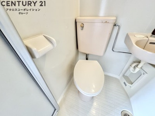 掃除のしやすいシンプルなトイレです！