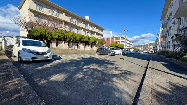 下河原団地　S-2の駐車場