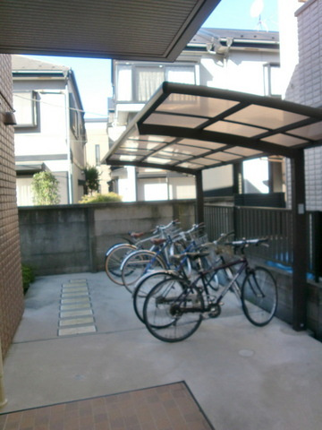 ベルメゾン鷺宮のその他共用部分|★屋根付き駐輪場★