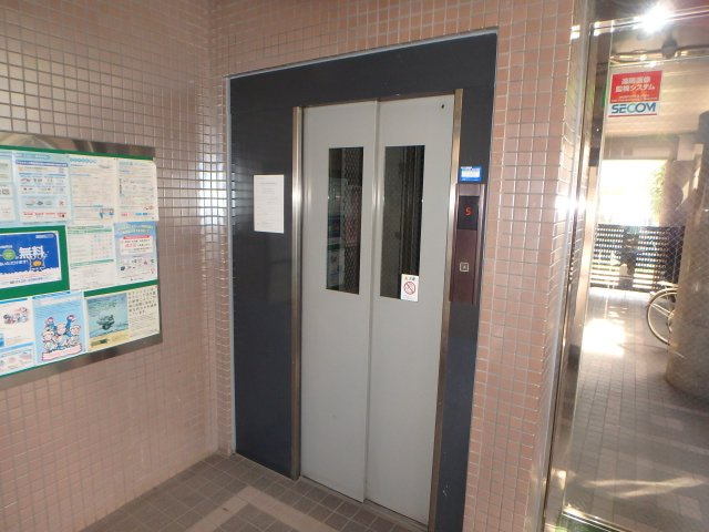 エストレリータ２のエントランス|他のお部屋の参考写真となります。