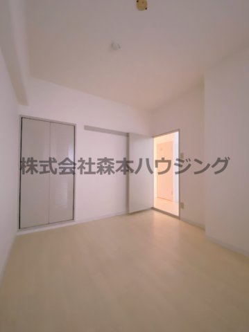 【洋室】 | 　住道ファーストハイツ | 個人の部屋や寝室として使える洋室です