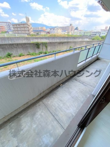 【バルコニー】 | 　住道ファーストハイツ | 広々としたバルコニーです