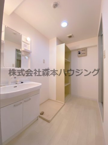 【洗面所】 | 　住道ファーストハイツ | 脱衣スペースもあります