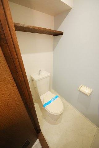サンライフ有楽のトイレ|別部屋同間取りのお写真となります。参考にご覧くださいませ。