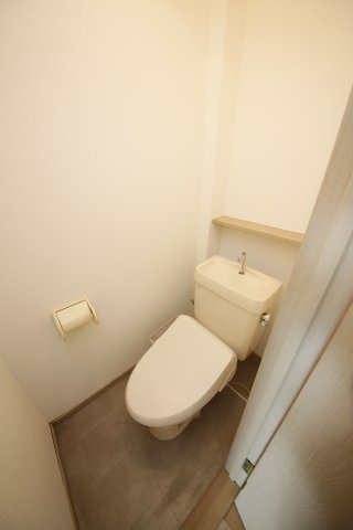 マイキャッスルSのトイレ|別部屋同間取りのお写真となります。参考にご覧くださいませ。