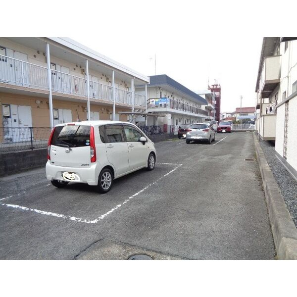 清水コーポの駐車場