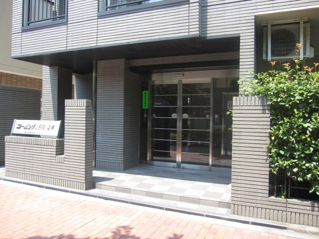 コーボック飛田給Ⅱのエントランス