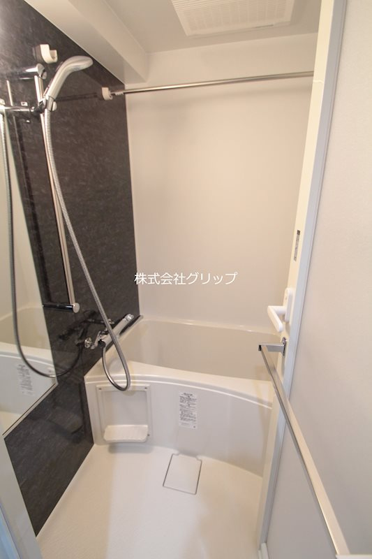 Le'a横濱阪東橋駅前の浴室