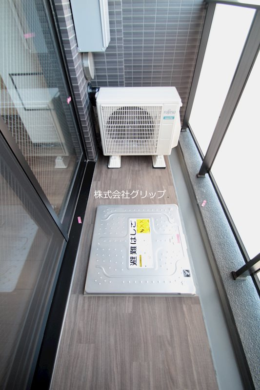 Le'a横濱阪東橋駅前のバルコニー