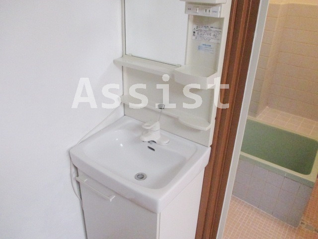 五反田マンションの独立洗面台