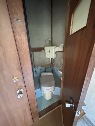 富田林市山中田アパートのトイレ