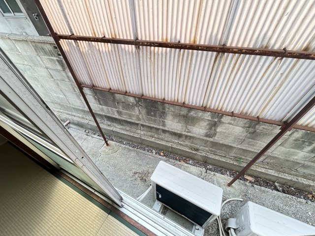 富田林市山中田アパートのバルコニー