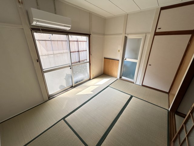 富田林市山中田アパートの寝室