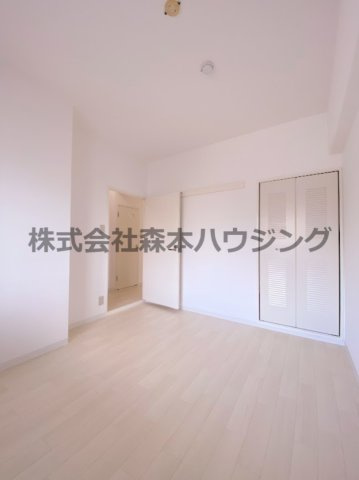 【洋室】 | 　住道ファーストハイツ | 使い勝手のいい洋室です