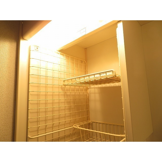 ソレイユ経堂のキッチン|上部収納棚