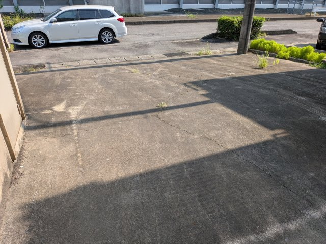 愛宕３７倉庫の駐車場