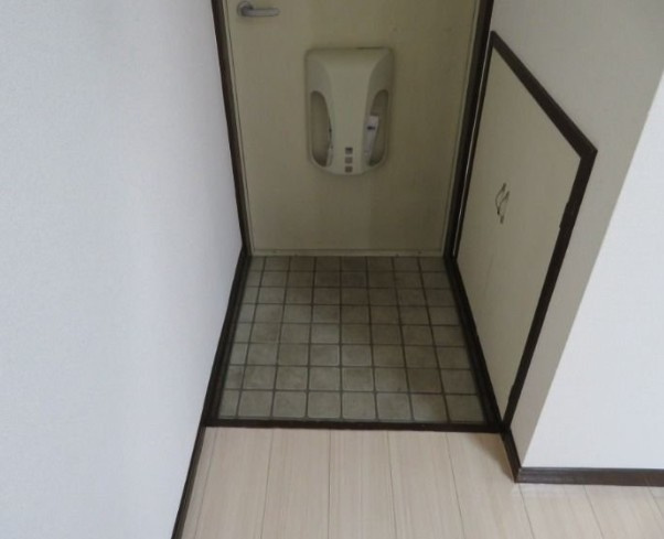 アビタシオンポポロの玄関