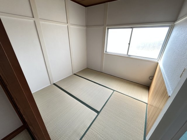 富田林市山中田アパートの寝室