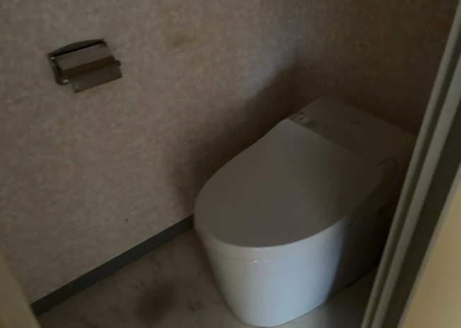 【トイレ】 | エクレール相模原 | トイレは大きさや形、機能、抗菌性などが異なる多種多彩なタイプが各メーカーから出ています。それぞれに良さがあるため、事前にどういったタイプのトイレがいいのかをご家庭内で決めて、内見に行くといいでしょう。