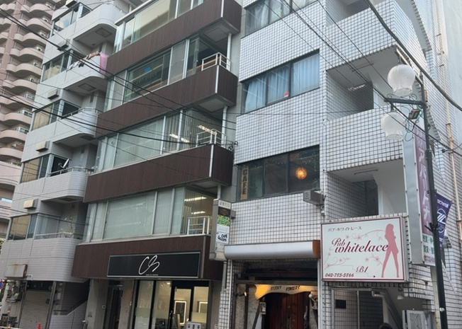 【外観】 | サンウッド町田 | 隣家の土地はどうなっているのか、生活利便施設が近くにあるのか、学校まで近いかなど、お客様のライフスタイルにあわせたイメージが重要です。また、近くにあると困る施設が近くにないかも確認するといいでしょう。