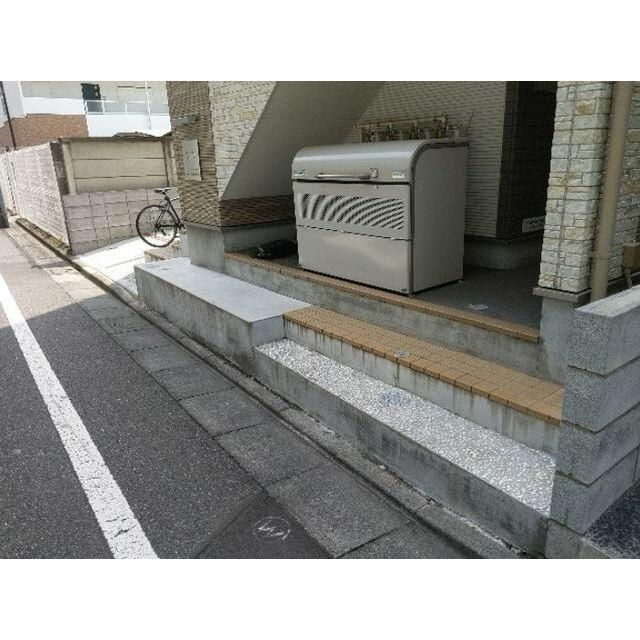 ハーモニーテラス蓮沼町のエントランス