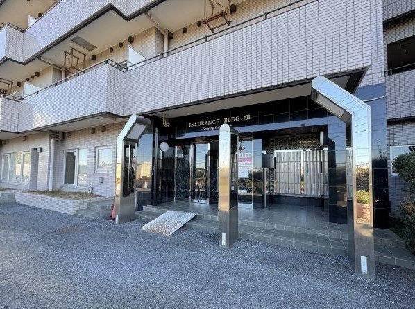 INSURANCE BLDG.ＸⅢのエントランス