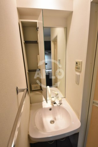 ジュネーゼ梅田北プラウディアの独立洗面台|ジュネーゼ梅田北プラウディア　洗面台
