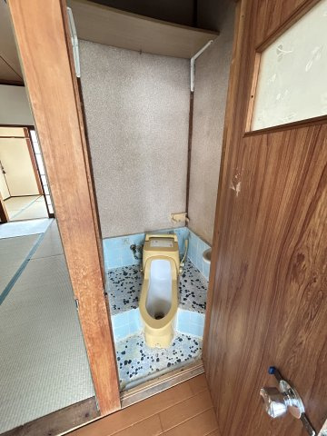富田林市山中田アパートのトイレ